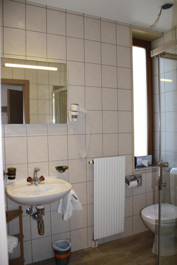Hotel De La Gare Monthey Dış mekan fotoğraf