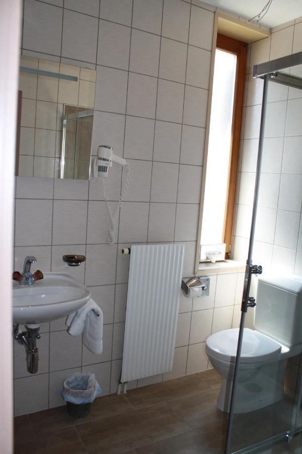 Hotel De La Gare Monthey Dış mekan fotoğraf