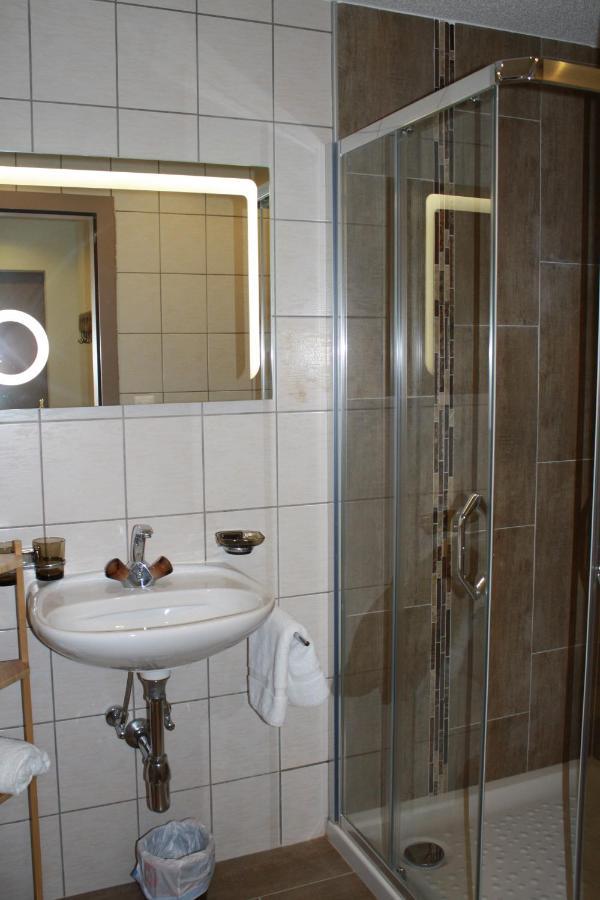 Hotel De La Gare Monthey Dış mekan fotoğraf